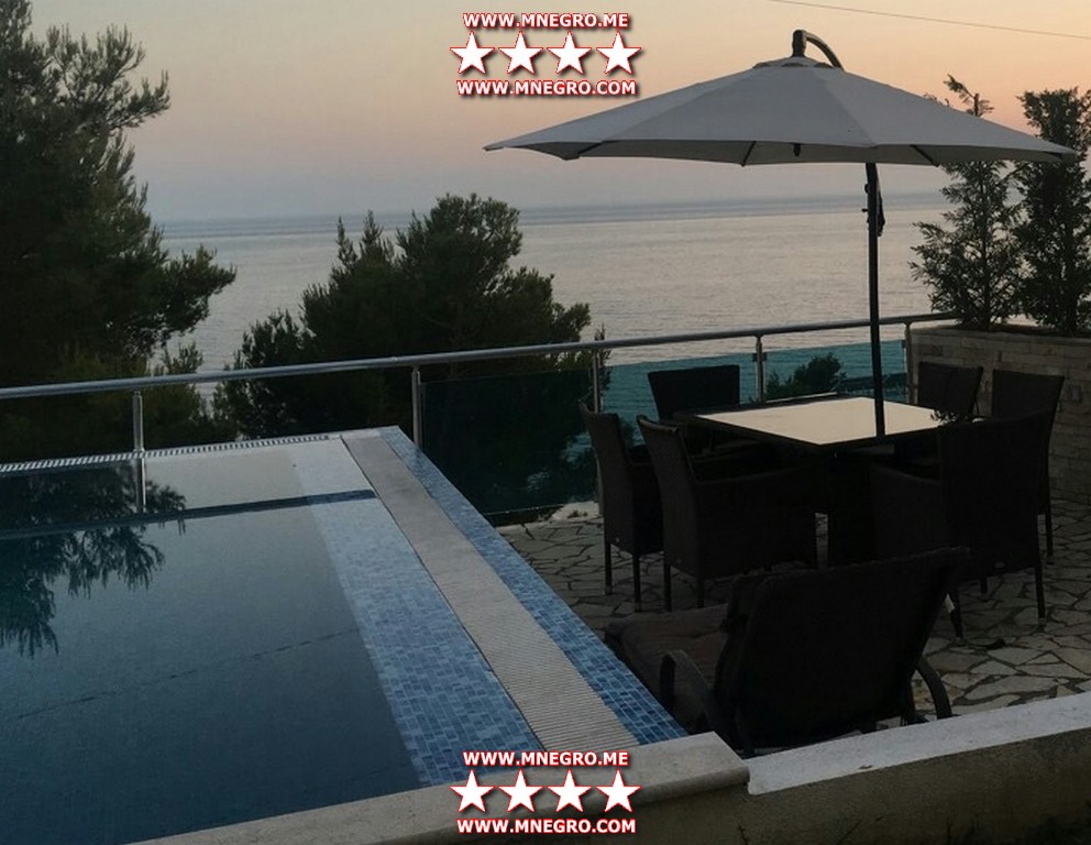 Montenegro Villa ESSO 2 Vacation villa with private pool and 3 rooms