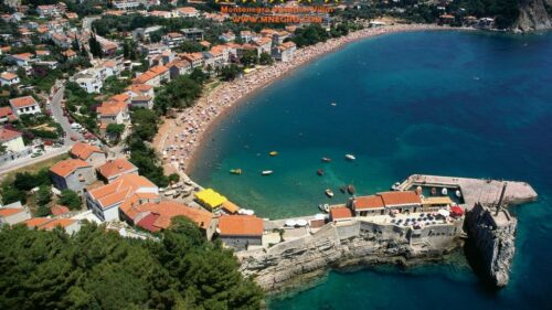 Hotel under restoration with panoramic sea views in Petrovac, Number of rooms: 15  price 630.000